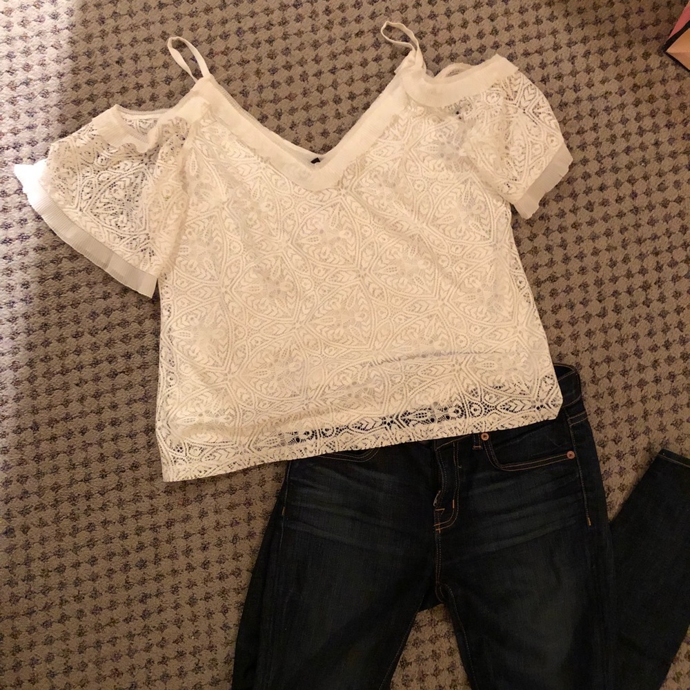 Delicate WHBM Lace Top Shirt off shoulder NWT